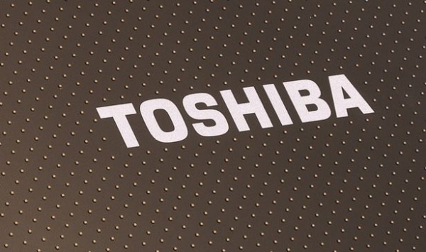 toshiba logo on its netbook 600x355 حل مشكلة الريستارت والخطوط التى تظهر فى شاشة اللاب توب Toshiba Satellite L655 L750 L755 L700 L745